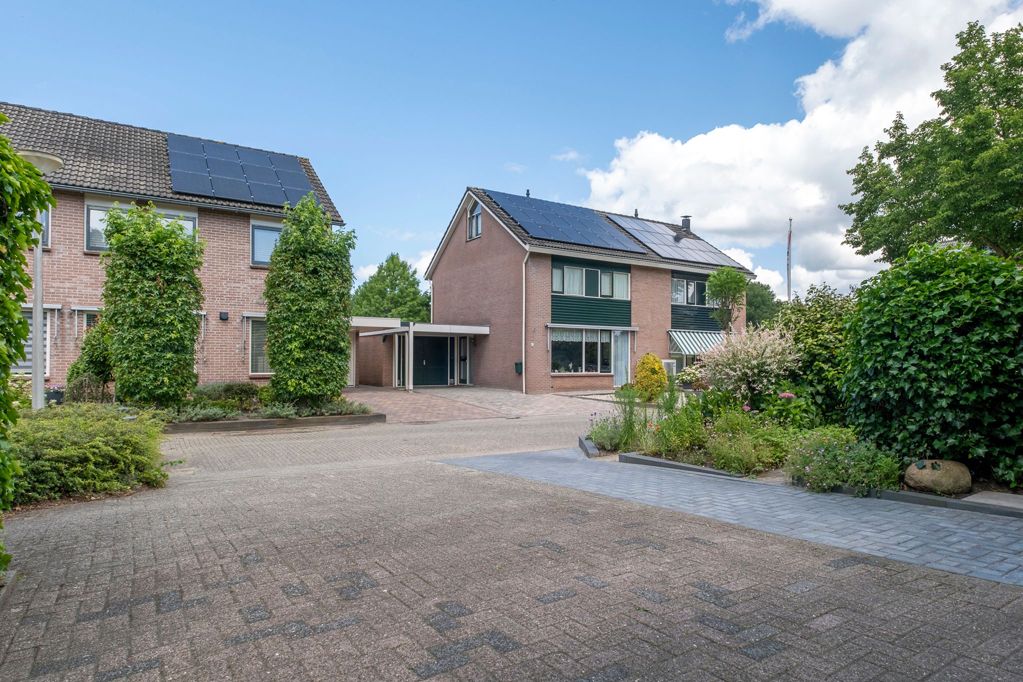 Photo 42 of De Made 3