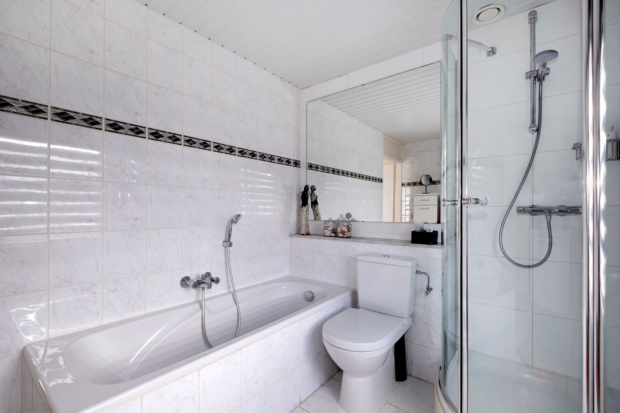 Photo 24 of De Made 3