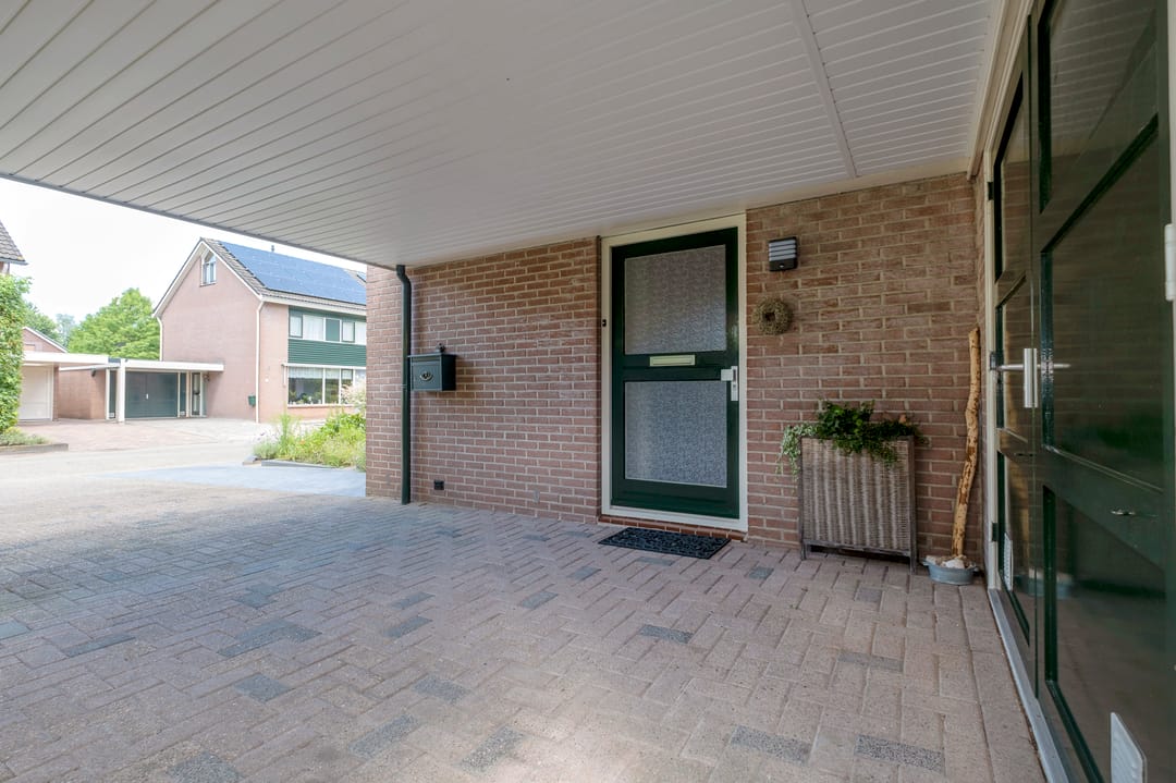 Photo 38 of De Made 3