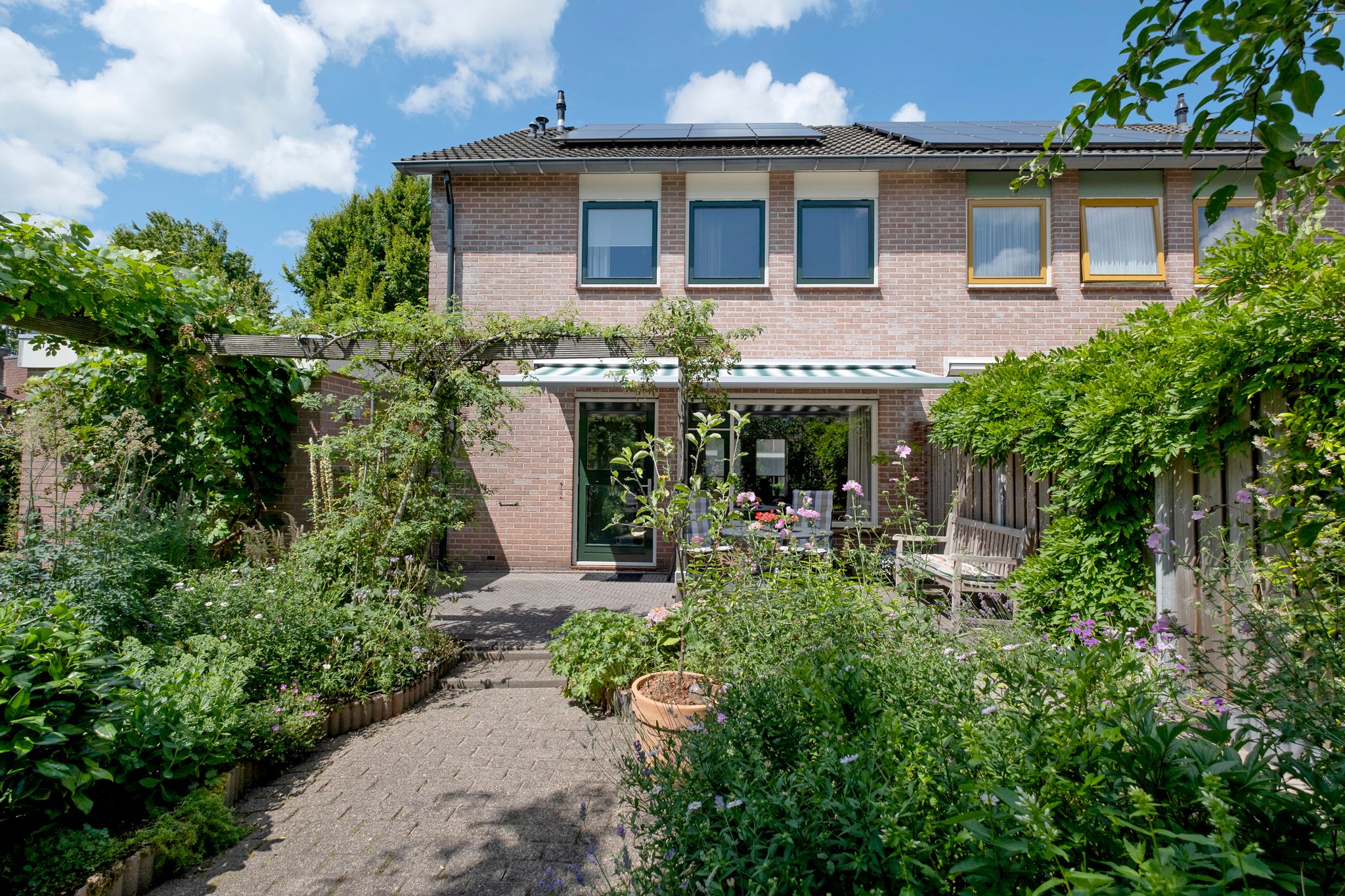 Photo 33 of De Made 3