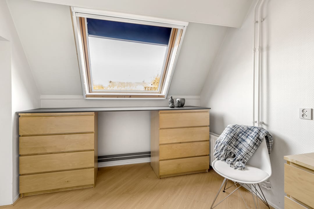 Spacious Characteristic Wooden Residence in Prime Zeewolde Location — 22