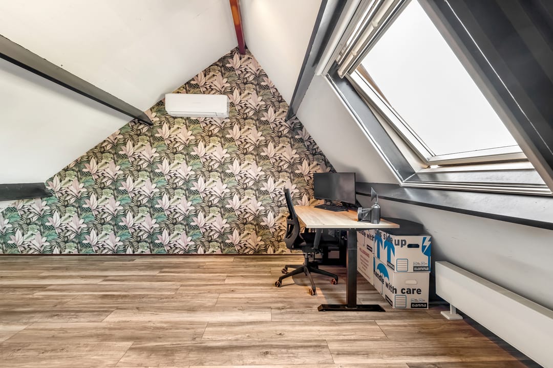 Spacious Characteristic Wooden Residence in Prime Zeewolde Location — 31