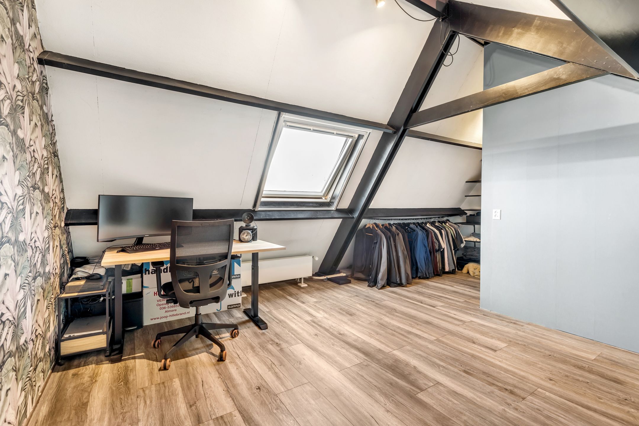 Spacious Characteristic Wooden Residence in Prime Zeewolde Location — 32