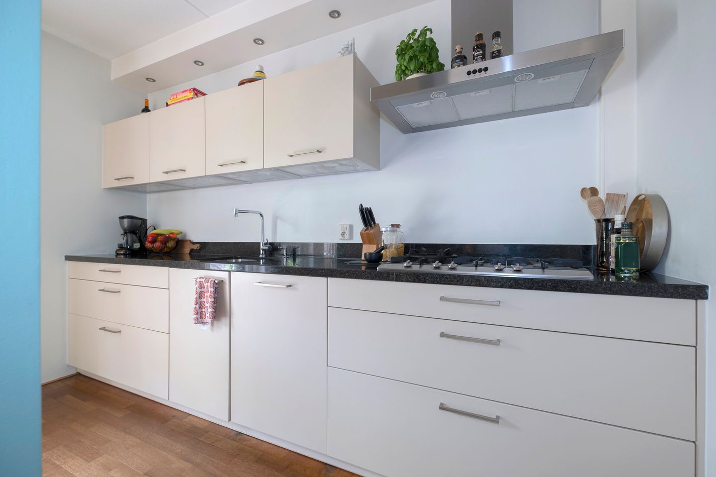 Photo 10 of De Made 3