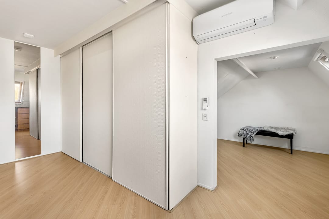 Spacious Characteristic Wooden Residence in Prime Zeewolde Location — 21