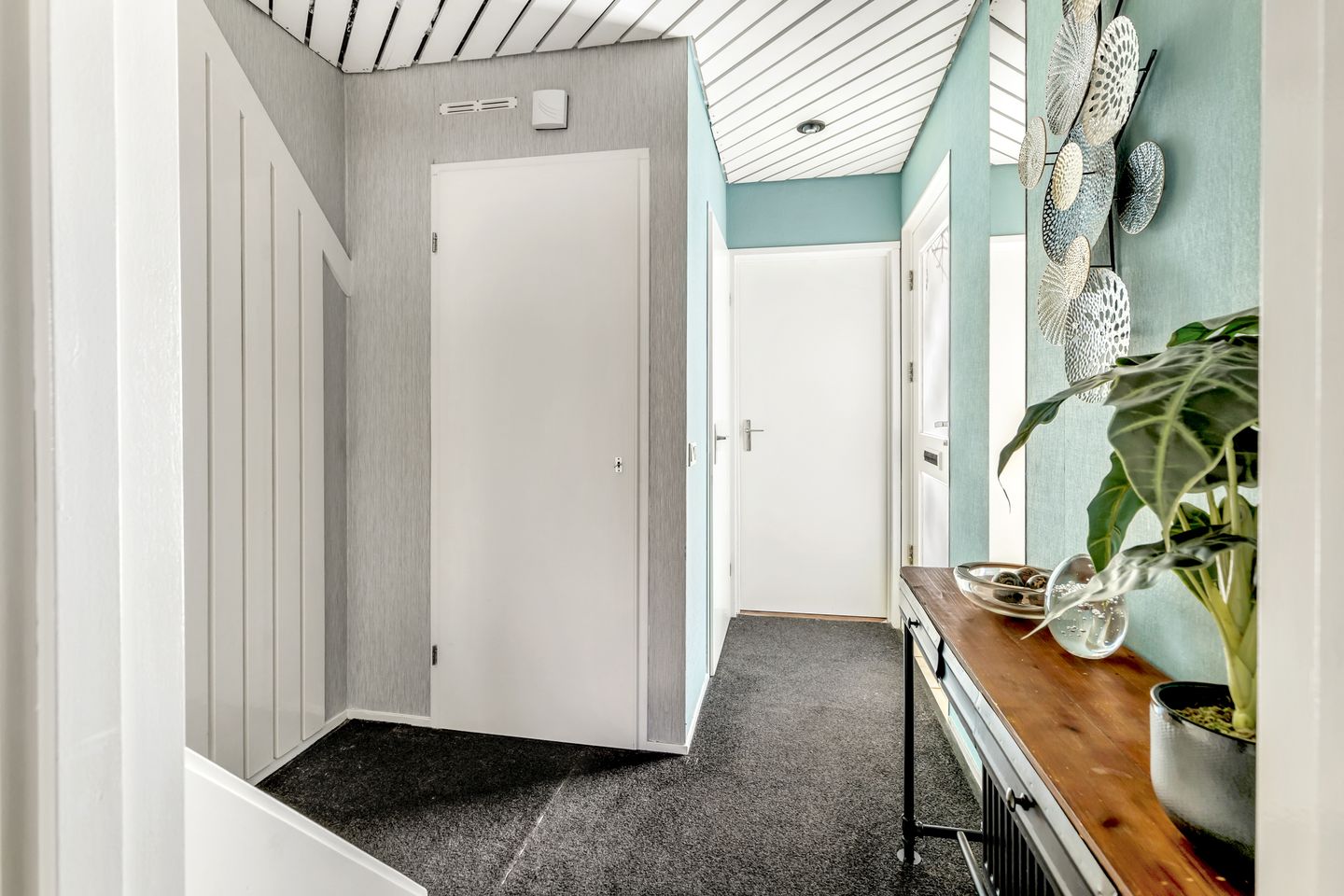 Spacious Characteristic Wooden Residence in Prime Zeewolde Location — 13