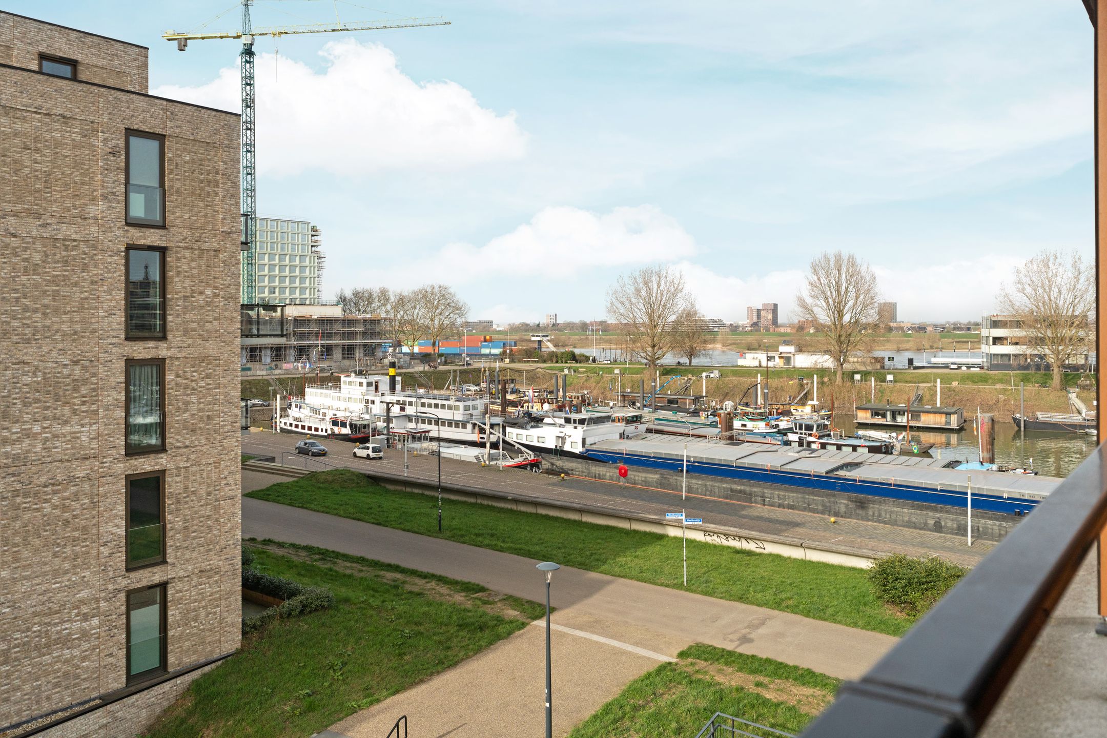 Foto 15 van Waalbandijk 177