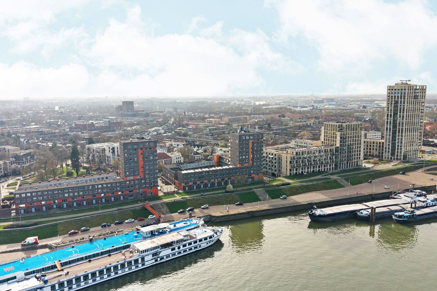 Foto 25 van Waalbandijk 177