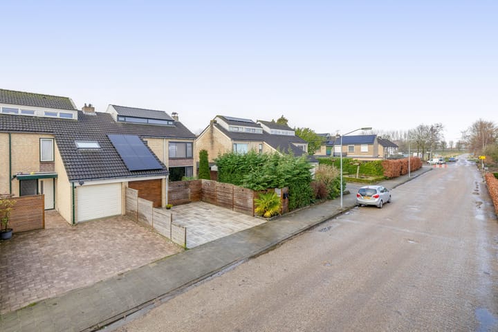 Photo 5 of Dr. Poelsstraat 37