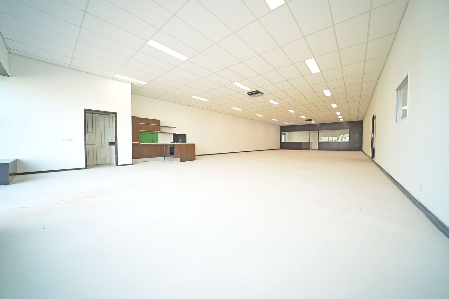 View photo 3 of Handelsstraat 4