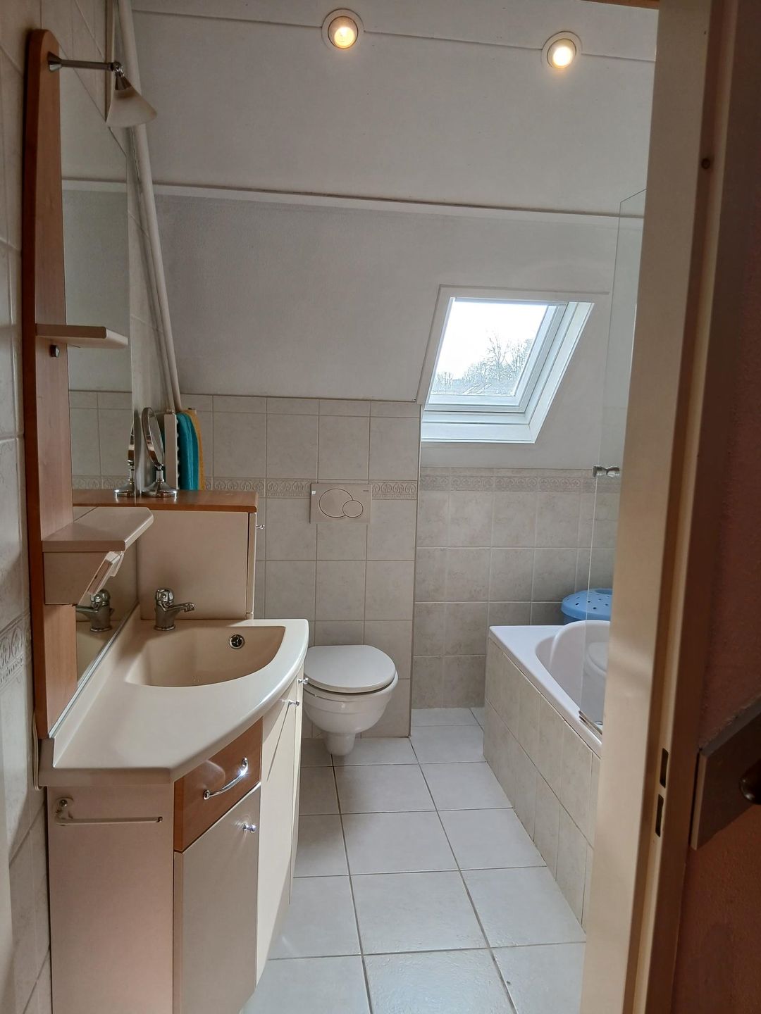 Spacious terraced house with four bedrooms and unobstructed views in Zwaag — 28