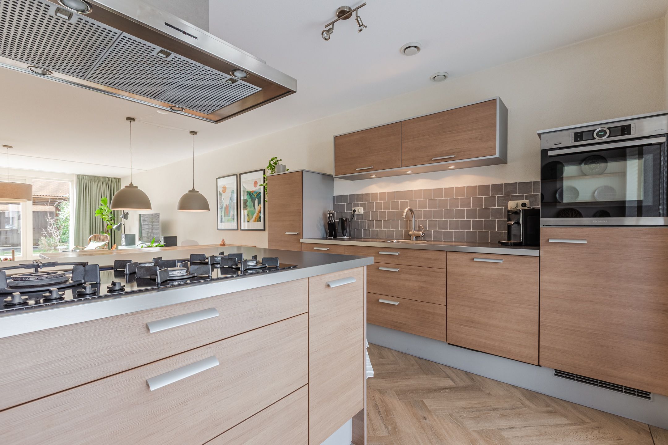 Spacious Move-in Ready Family Home with Sunny Garden in Nieuw-Vennep — 20