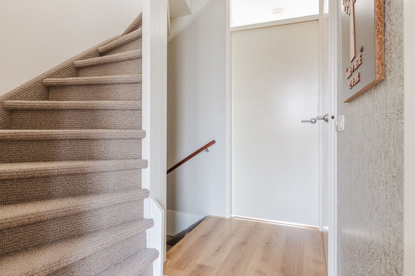 Spacious Move-in Ready Family Home with Sunny Garden in Nieuw-Vennep — 34