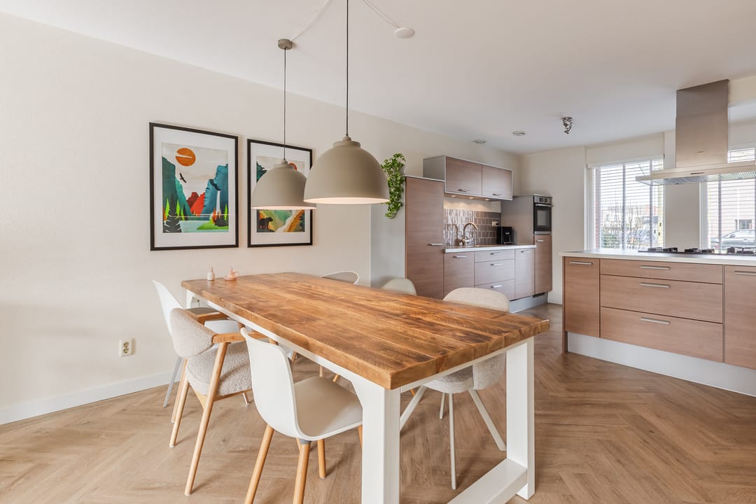 Spacious Move-in Ready Family Home with Sunny Garden in Nieuw-Vennep — 15