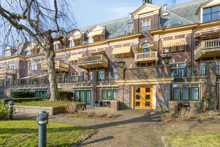 Photo 5 of Kennemerstraatweg 2-G