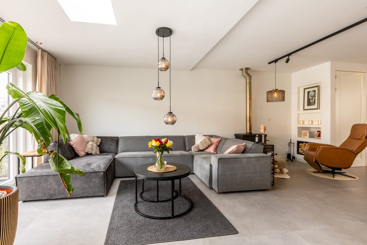 Photo 4 of Kamille 11