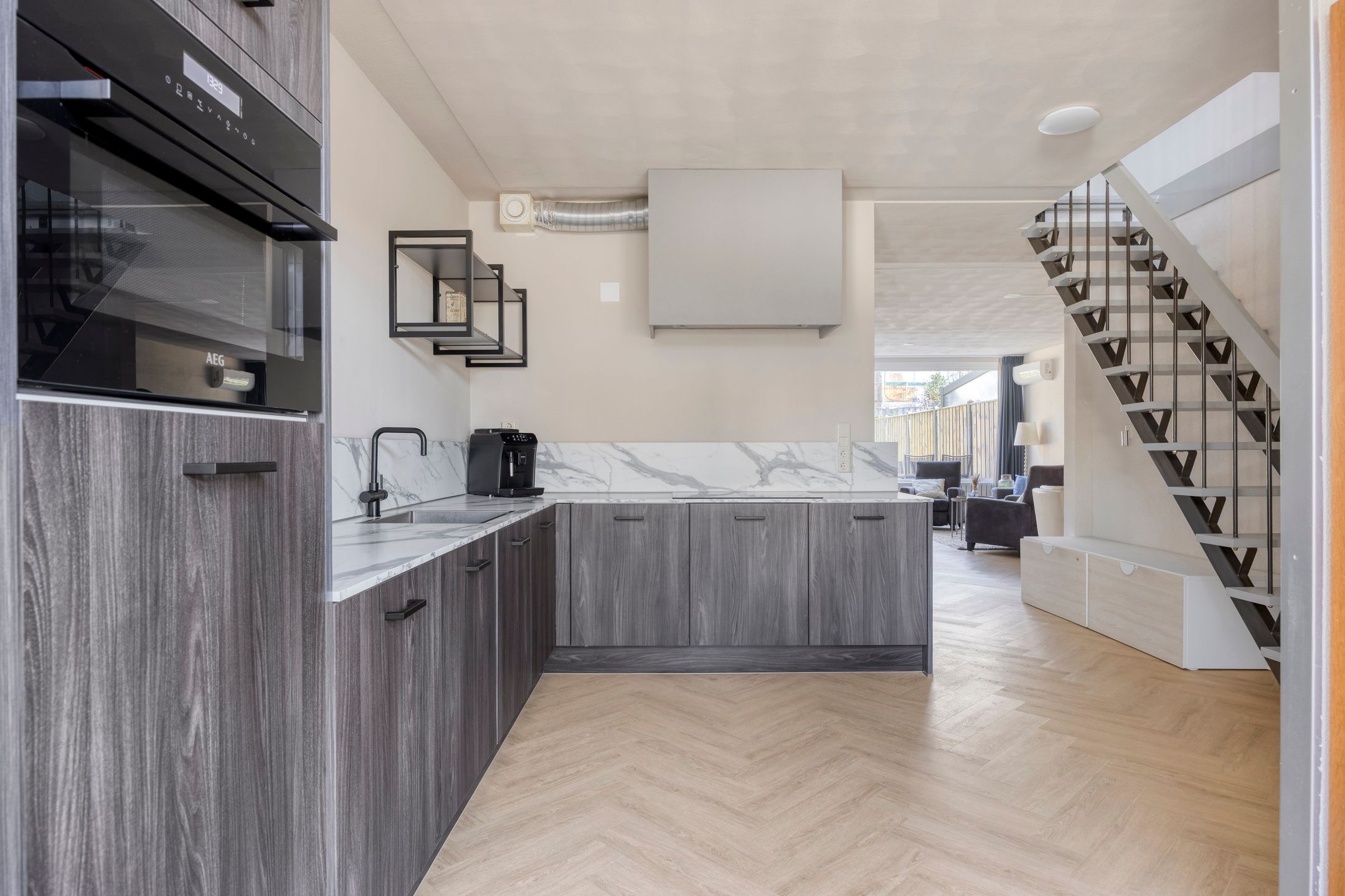 Foto 3 van Adelaartlaan 57