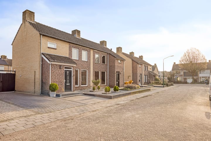 Foto 5 van Monseigneur van Enckevoirtstraat 7