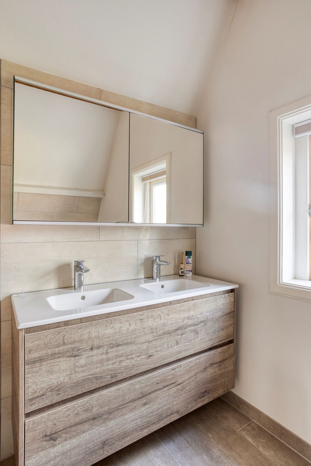 Photo 43 of Van Goghstraat 2