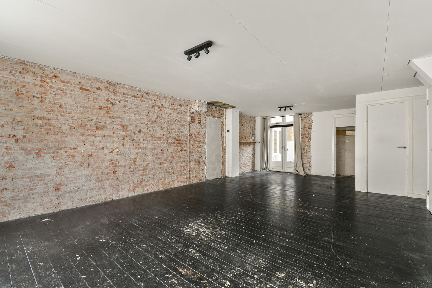 Photo 5 of Woestduinstraat 86-H