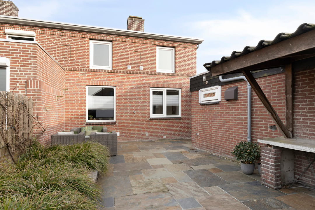 Characteristic Semi-Detached House with Garage and Two Gardens in Volkel — 32