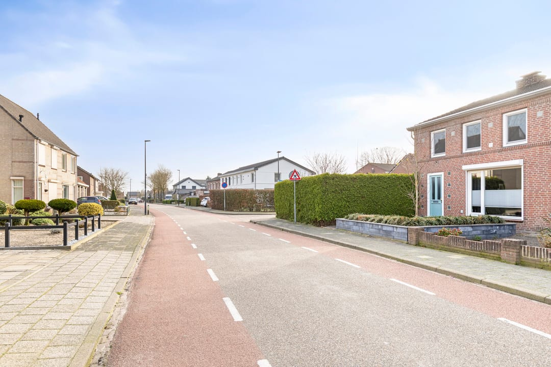 Characteristic Semi-Detached House with Garage and Two Gardens in Volkel — 46