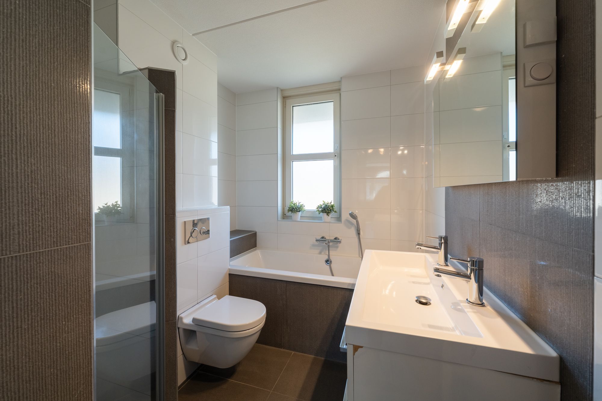 Foto 3 van Dotterbloemhof 90