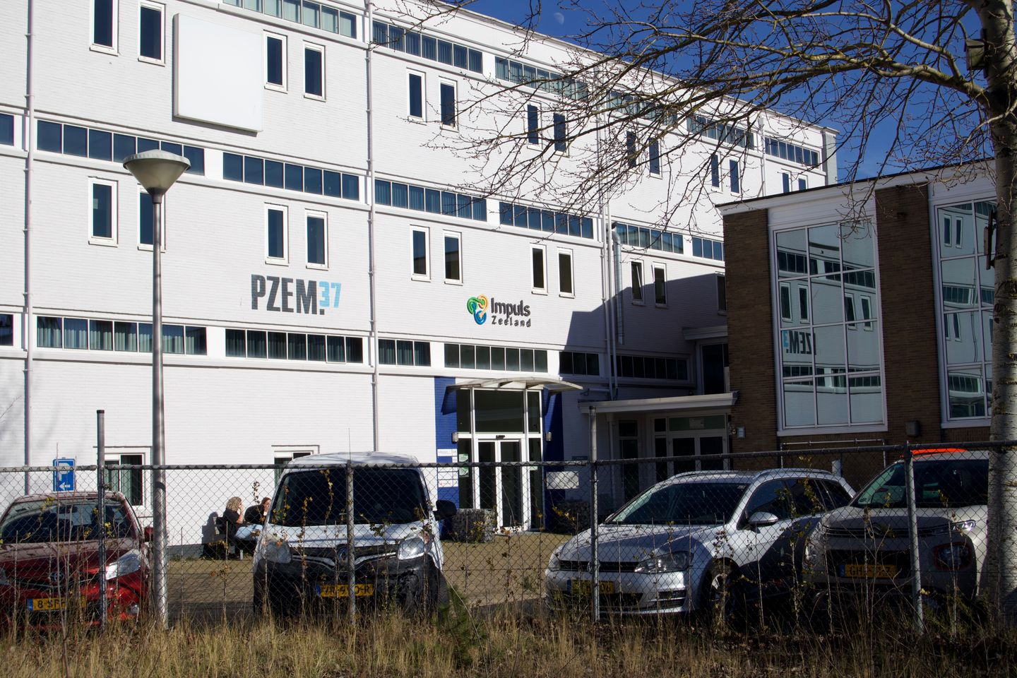 Bekijk foto 3 van Edisonweg 37-e