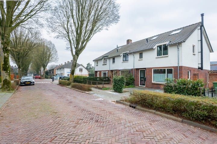 Foto 2 van Raadhuislaan 4