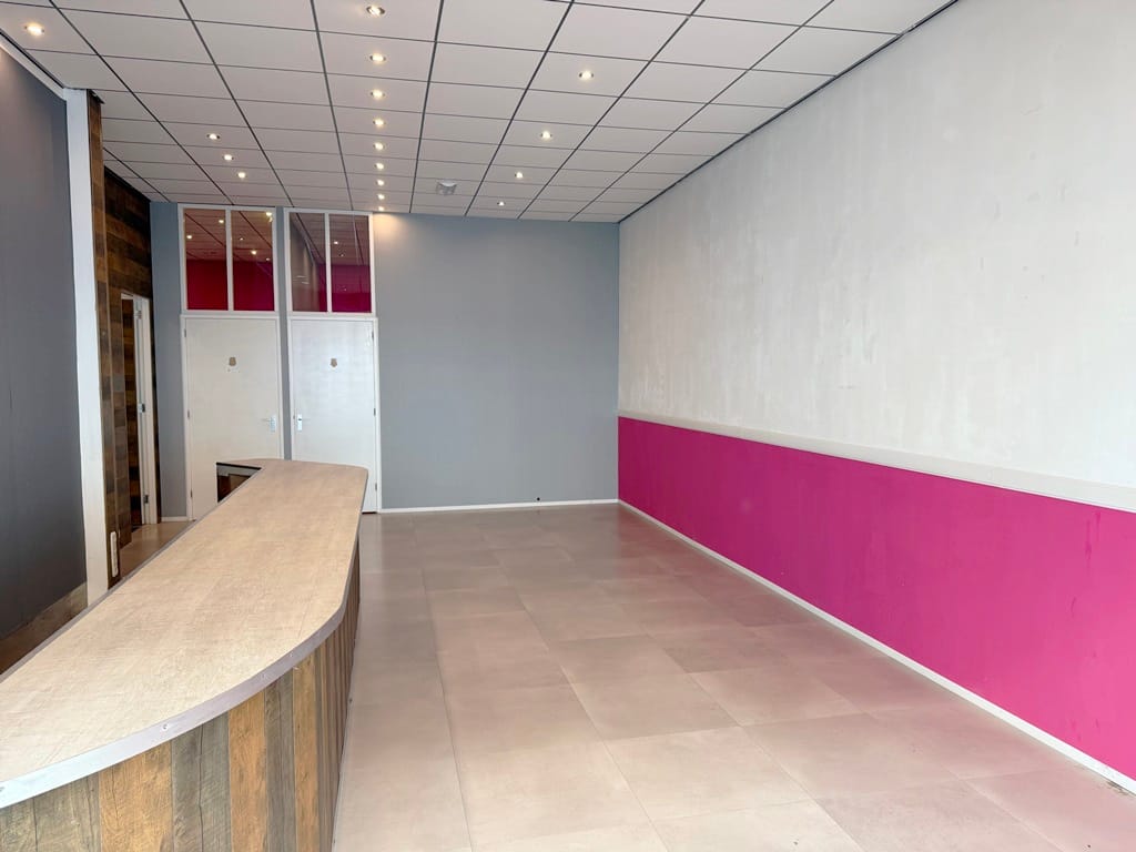 Bekijk foto 2 van Vrede en Vrijheid 24