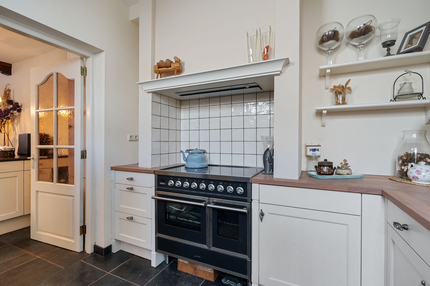 Photo 14 of Wilhelminastraat 9