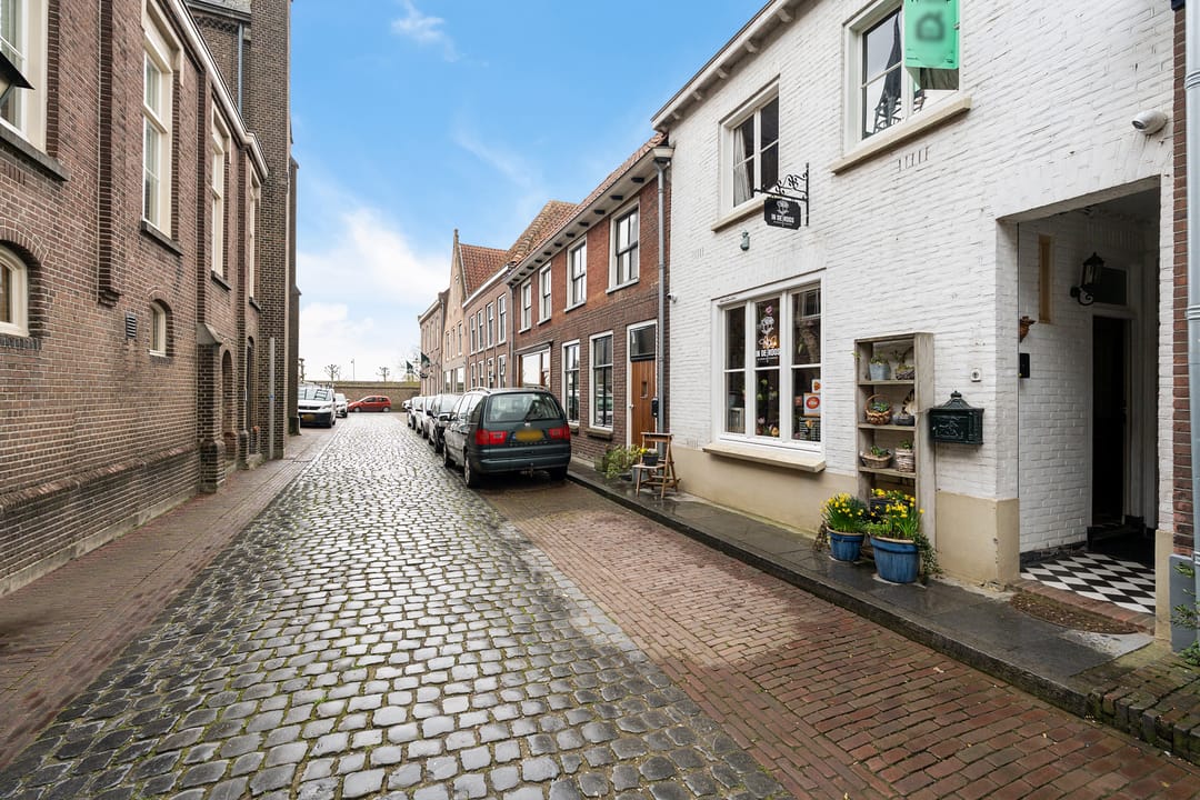 Photo 28 of Wilhelminastraat 9