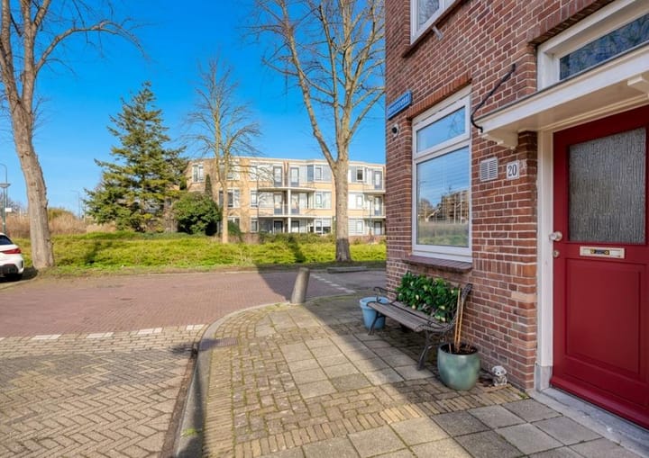 Photo 2 of Borneostraat 20