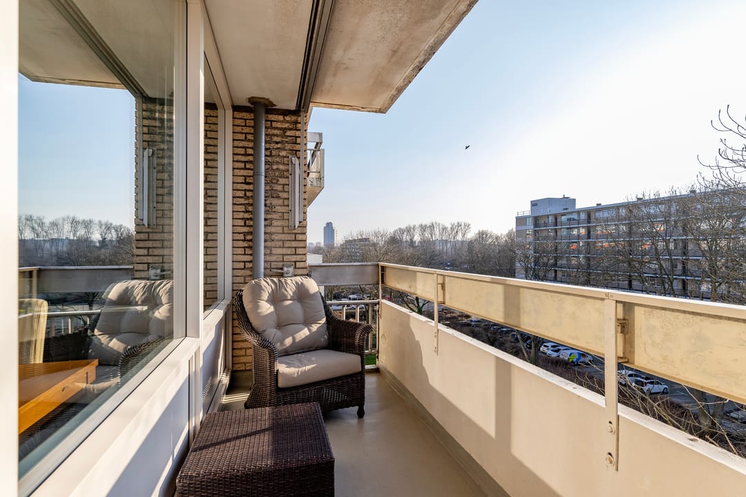 Spacious 3-room apartment with two balconies in Het Lage Land — 22