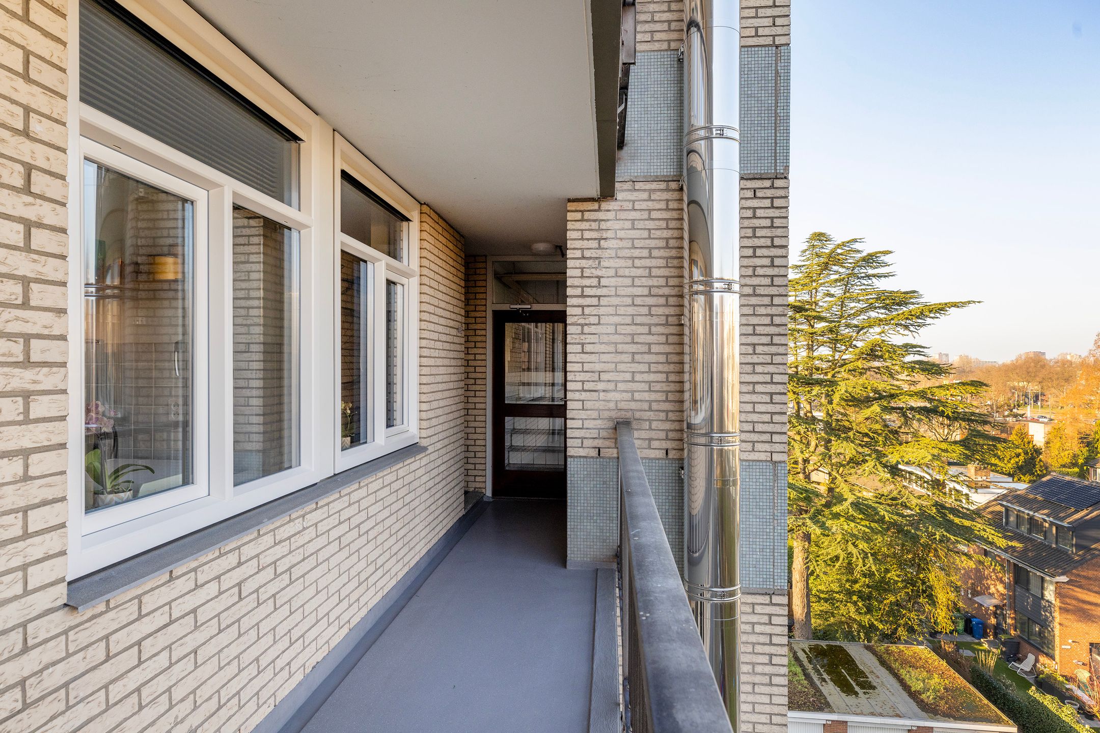 Spacious 3-room apartment with two balconies in Het Lage Land — 28
