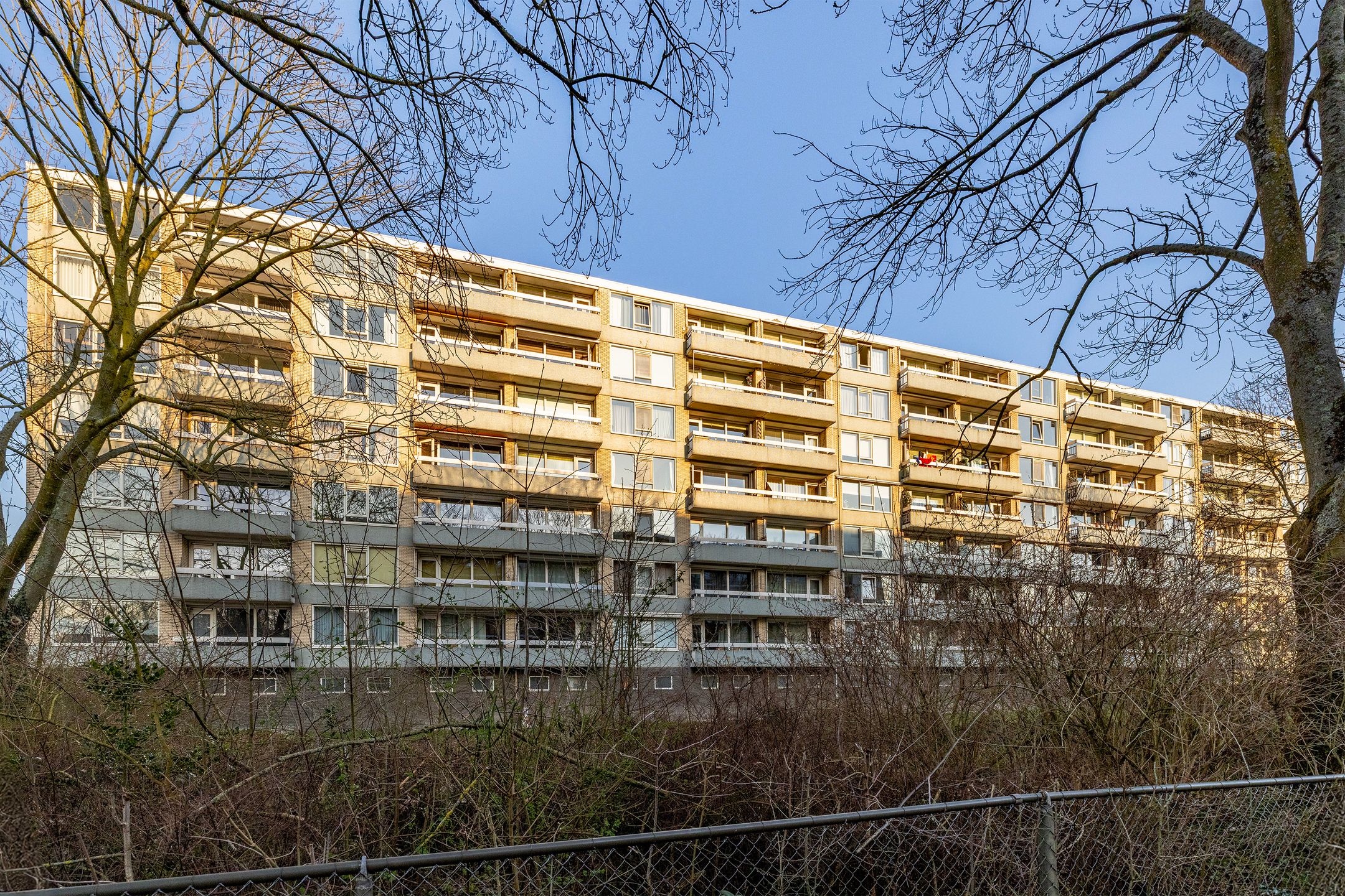 Spacious 3-room apartment with two balconies in Het Lage Land — 34
