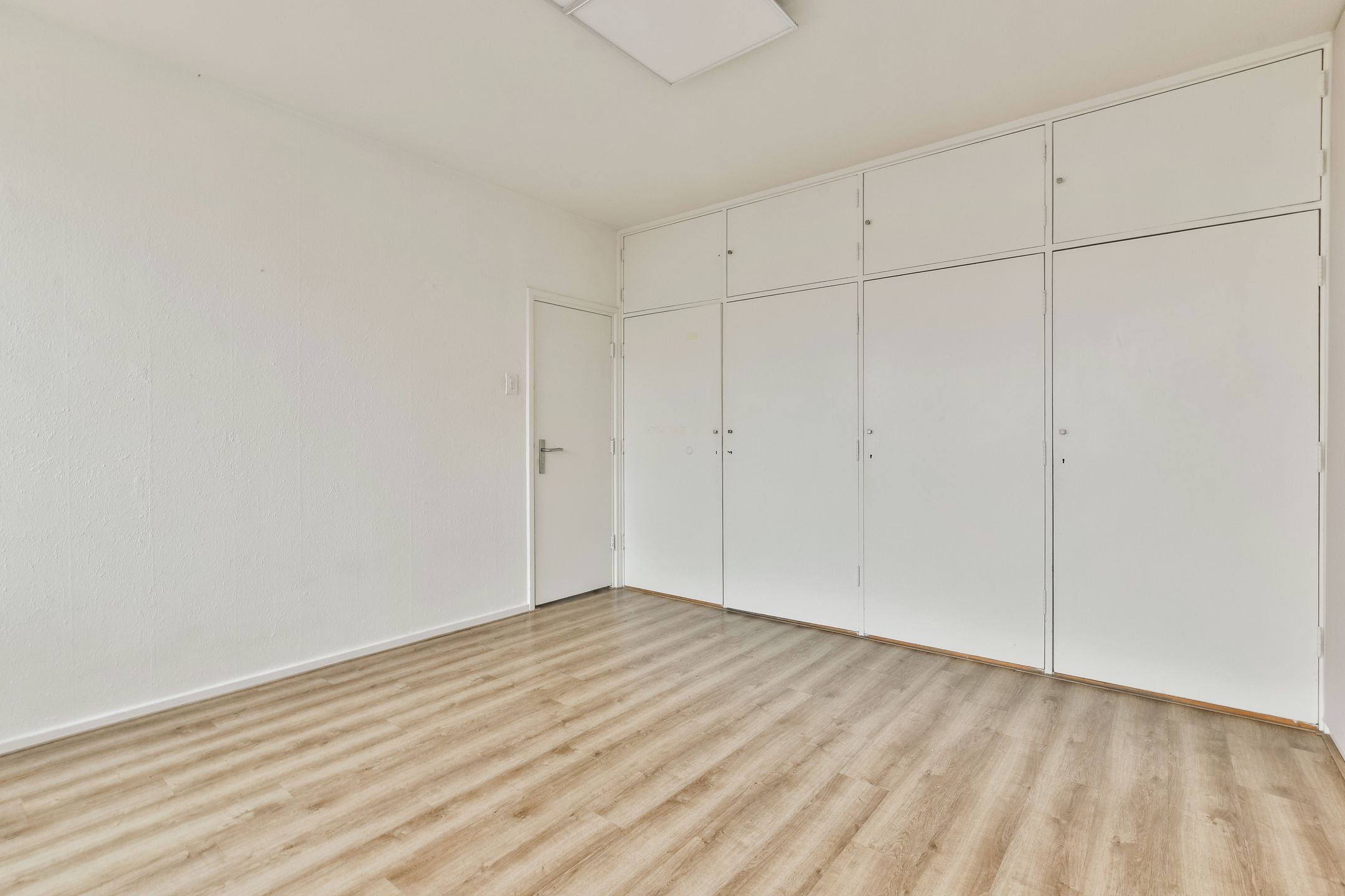 Photo 12 of De Ruijterkade 10-2