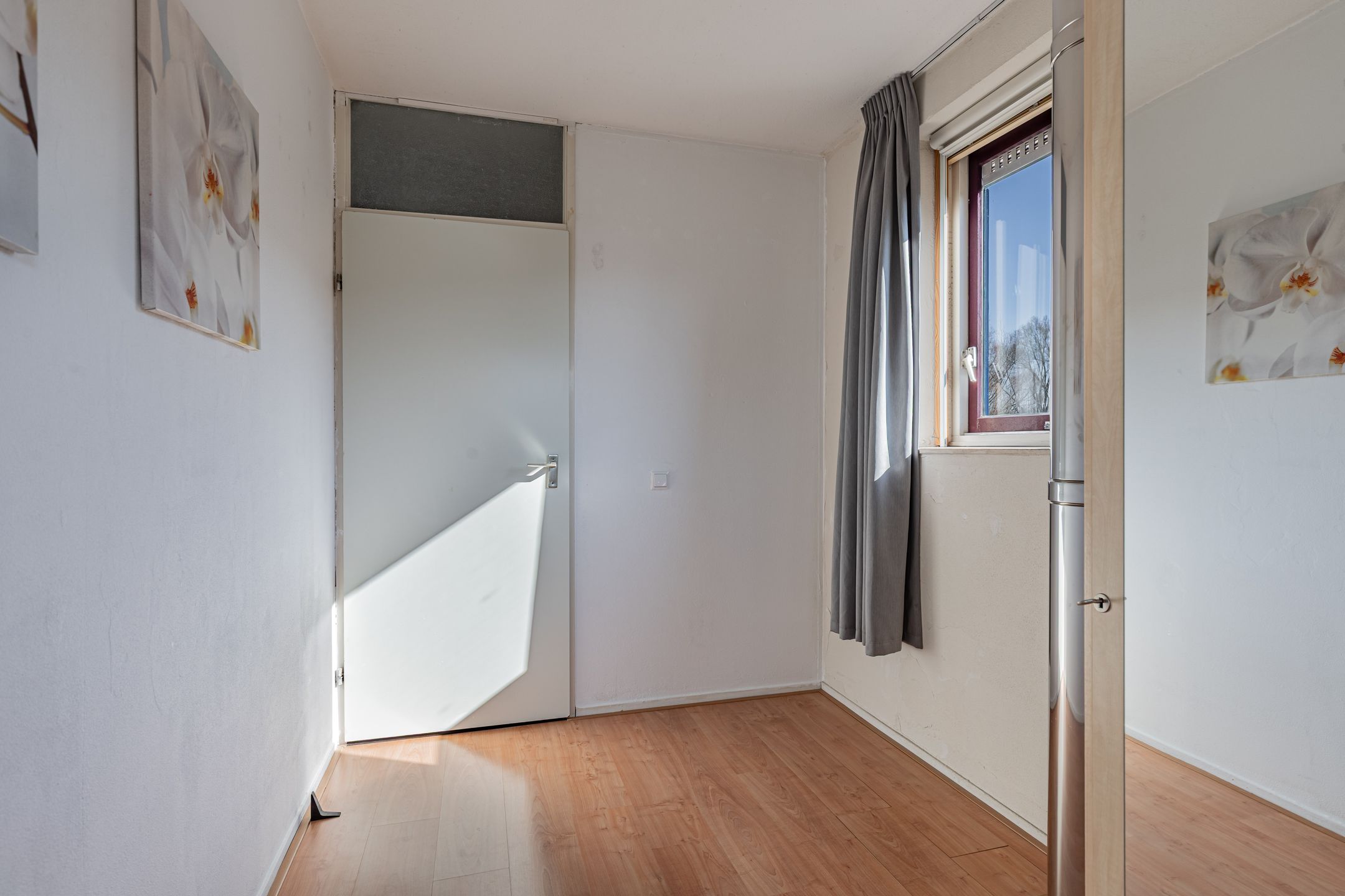 Spacious corner house with 4 bedrooms and free view of greenery and water — 29