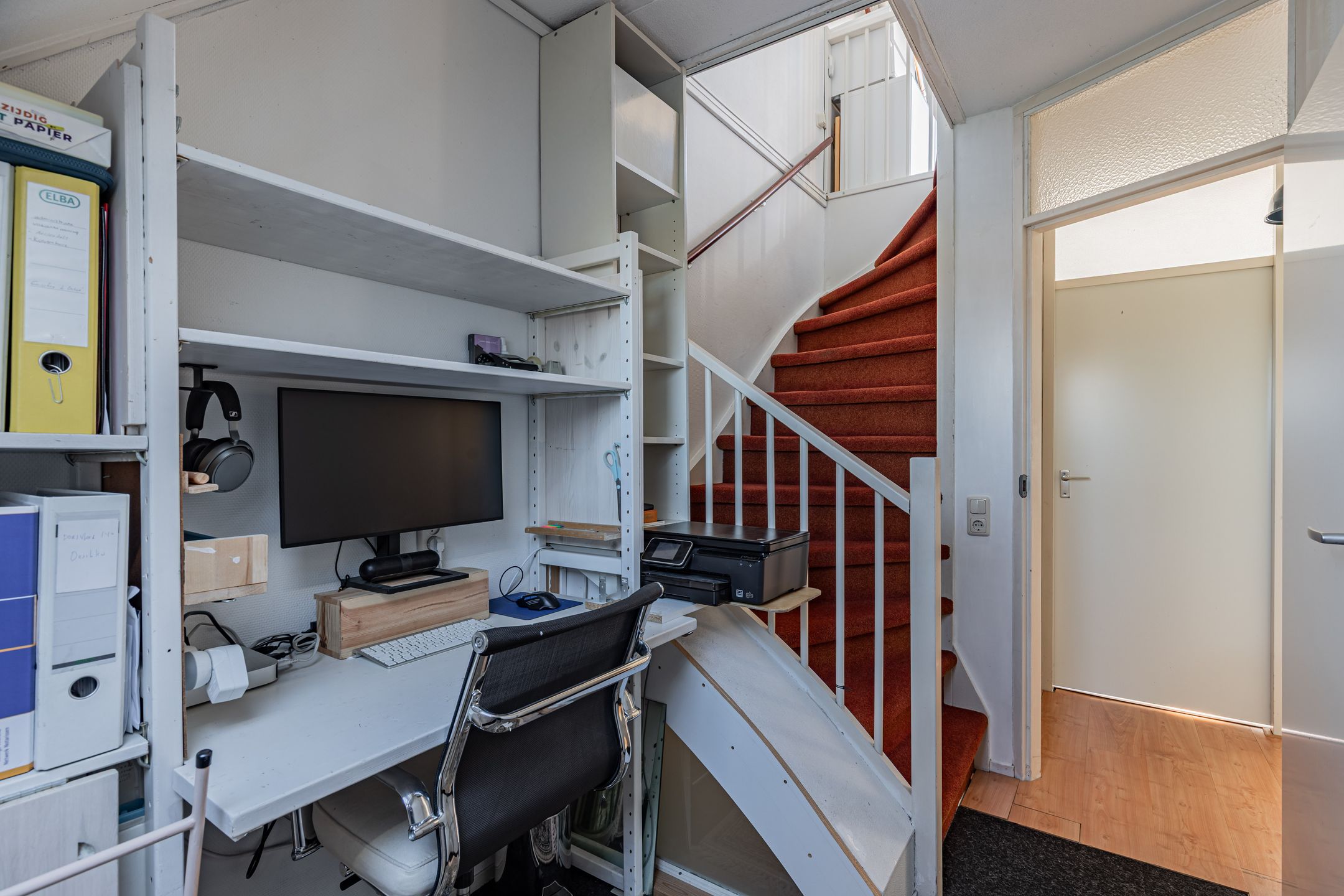 Spacious corner house with 4 bedrooms and free view of greenery and water — 31