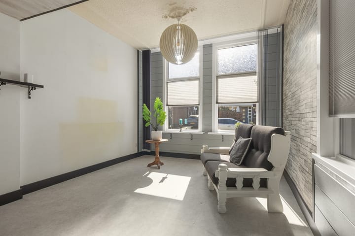 Photo 4 of Burgemeester De Withstraat 76