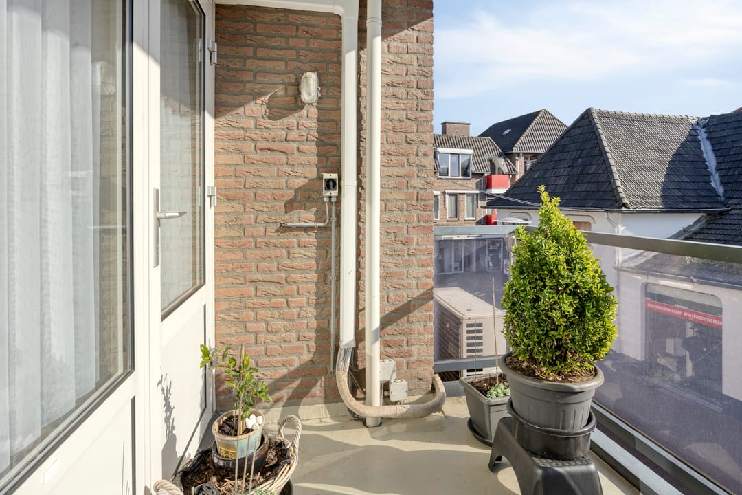 Photo 17 of Spoorstraat 29