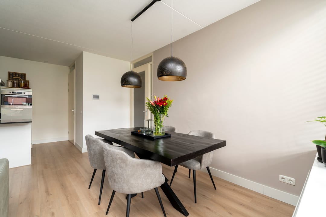 Spacious and move-in ready apartment with terrace and parking in Tilburg — 13