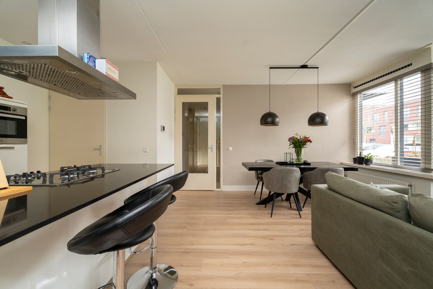 Spacious and move-in ready apartment with terrace and parking in Tilburg — 14