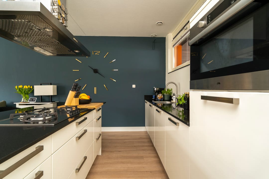 Spacious and move-in ready apartment with terrace and parking in Tilburg — 17