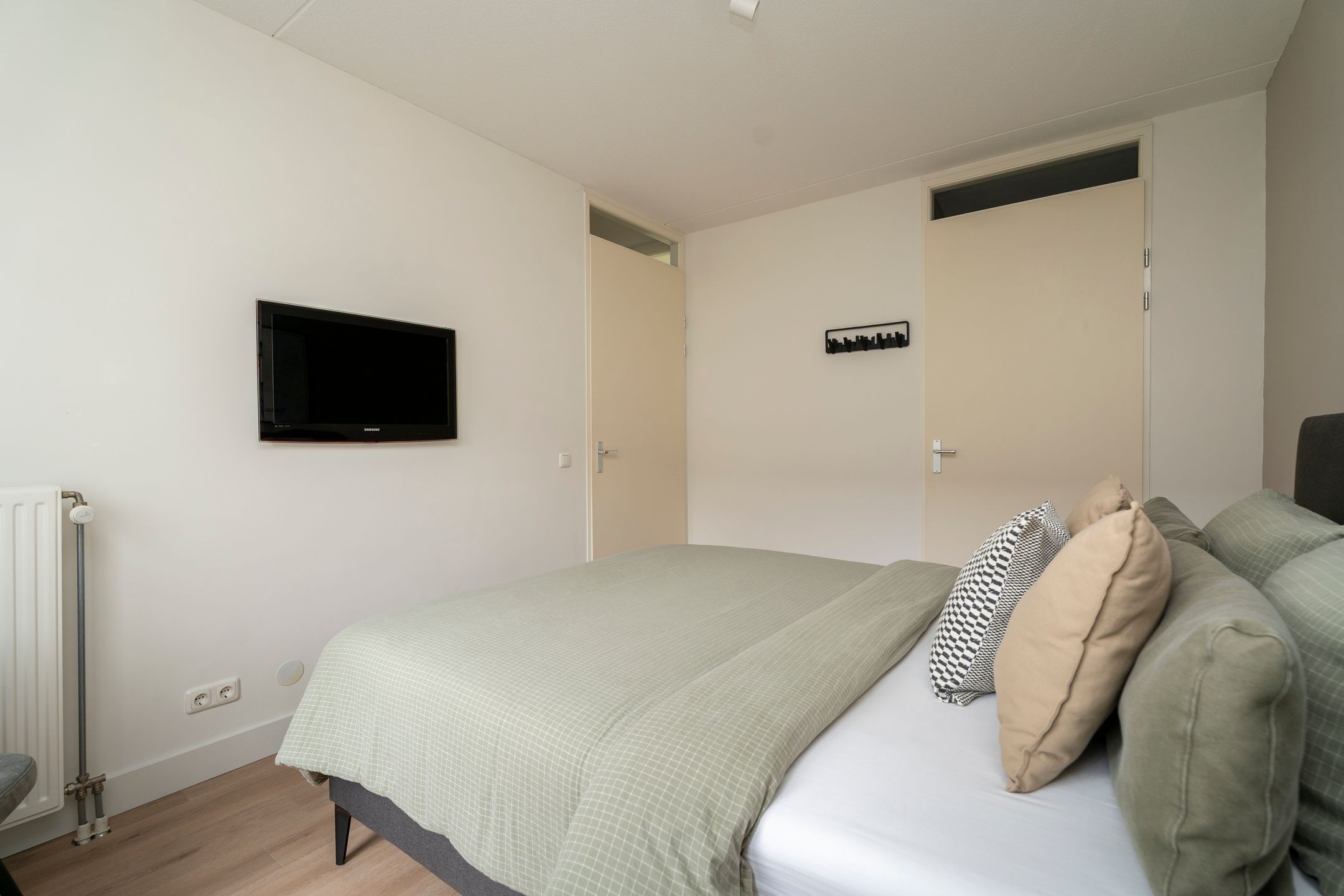 Spacious and move-in ready apartment with terrace and parking in Tilburg — 23