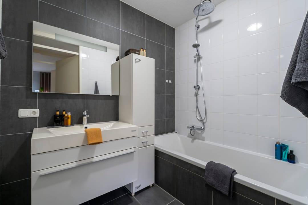 Spacious and move-in ready apartment with terrace and parking in Tilburg — 30