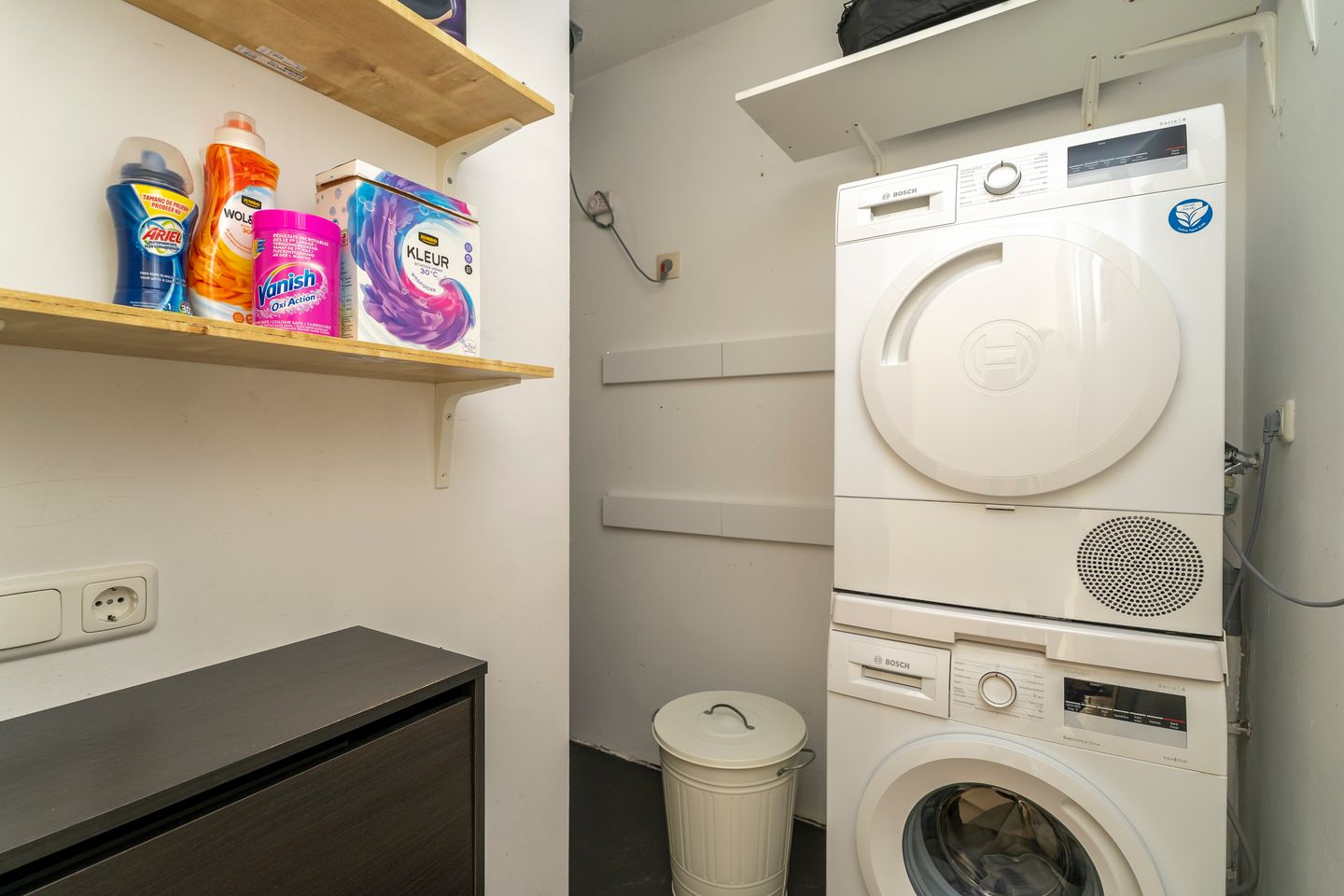 Spacious and move-in ready apartment with terrace and parking in Tilburg — 33