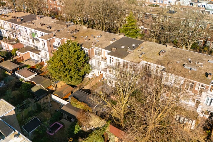 Foto 2 van Caan van Necklaan 114