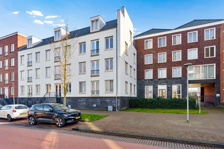 Hongarijehof 15 main image