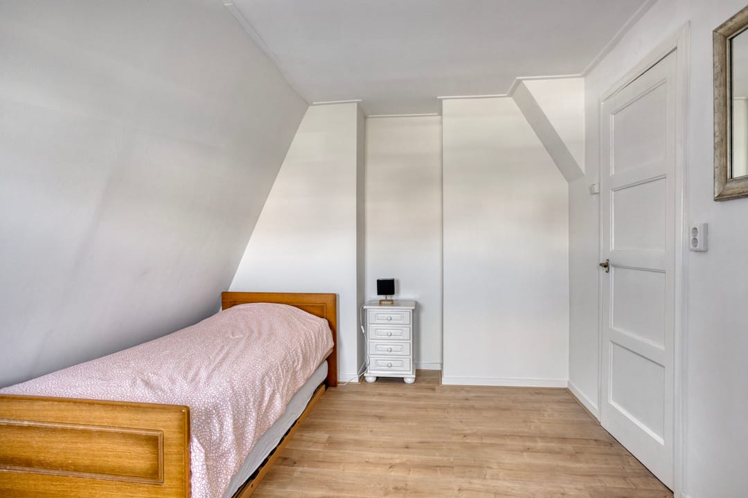 Detached character home in popular Huizum-West — 22